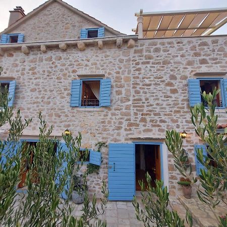 Villa Vicina Heritage Villa For 9,Milna - Close To Restaurants And Shops Extérieur photo