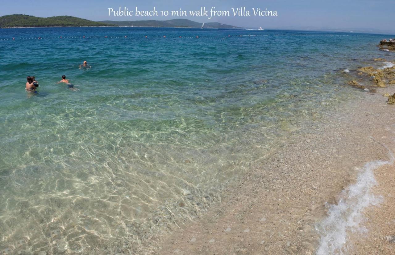 Villa Vicina Heritage Villa For 9,Milna - Close To Restaurants And Shops Extérieur photo